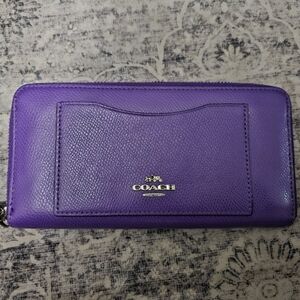 Vintage Coach Purple Zip around Wallet,Clutch,Accordian,Pebbled Leather